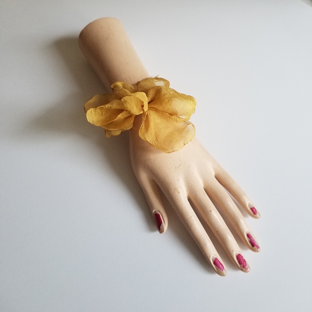 Beautiful new with tag bracelet